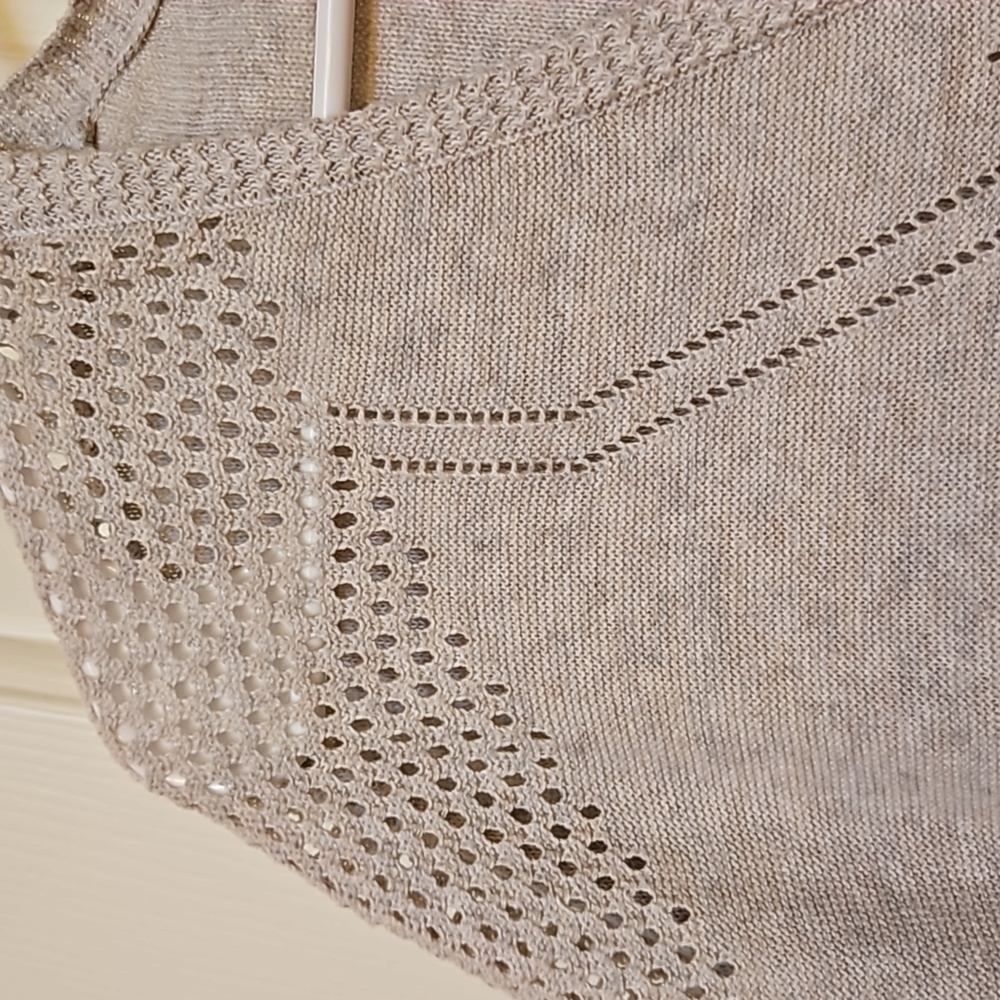 Old Navy Lightweight Knit Tunic Sweater in Oatmeal, Short Sleeve - Picture 6 of 6